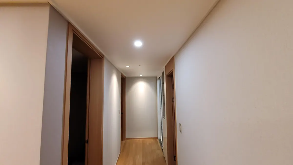 송파두산위브 복도 간접조명