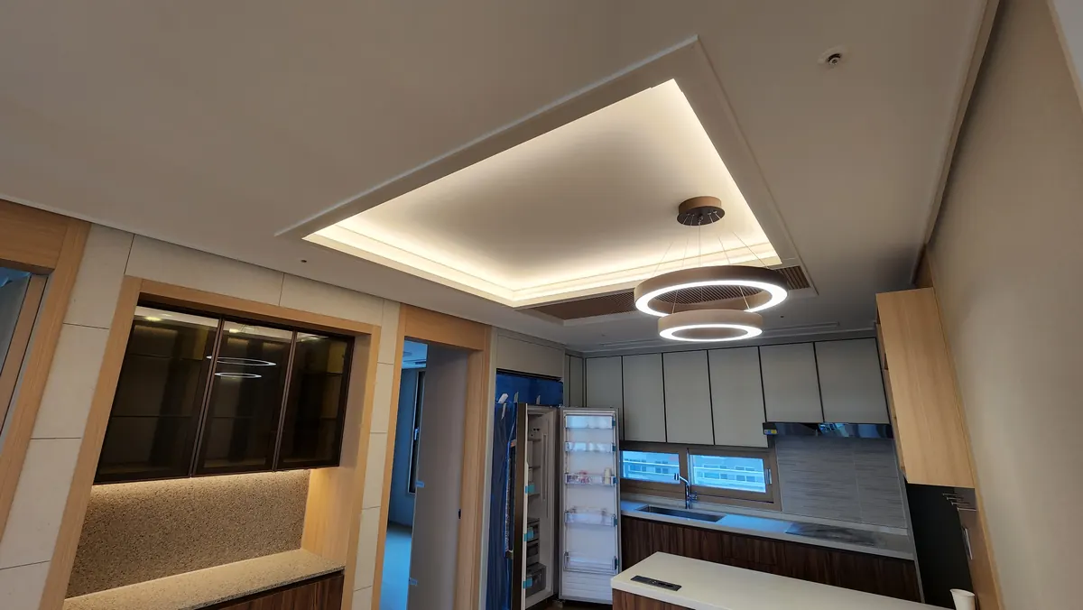 용인수지구청역 힐스테이트 주방 간접조명