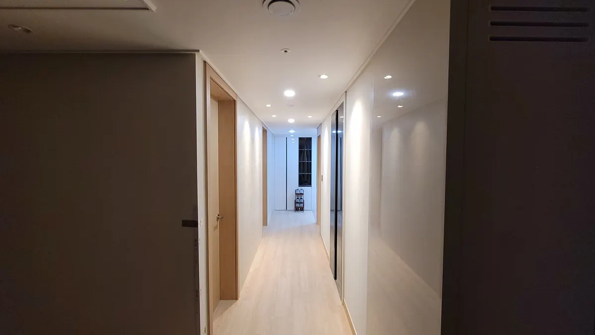 동일스위트더파크뷰1단지 복도 간접조명